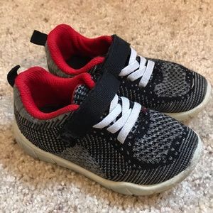 Carter’s cloth upper sneakers